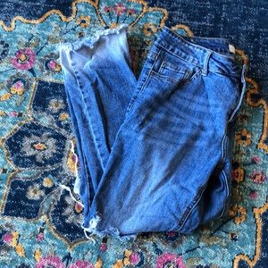 Ripped ankle jeans